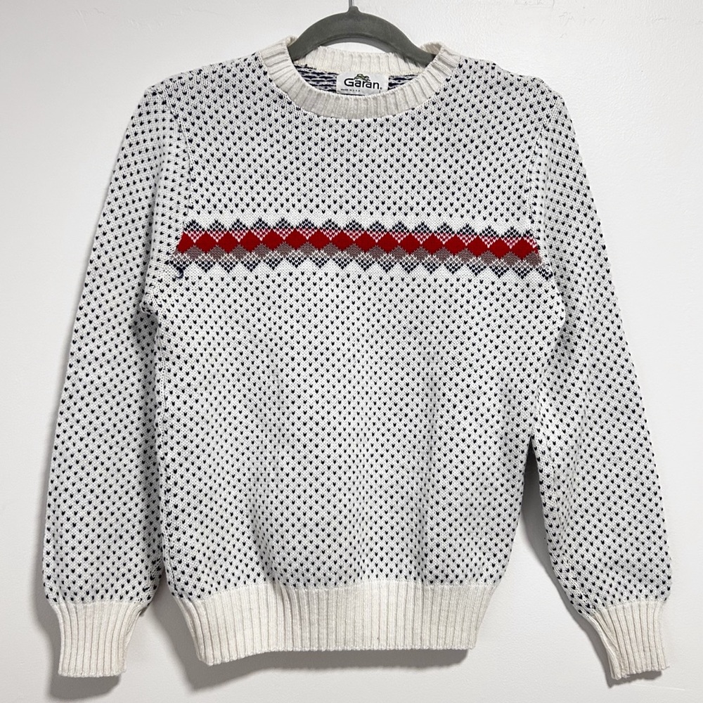 Vintage Garan Sweater White Crewneck Wool? White Blue Red Holiday Birdseye Print